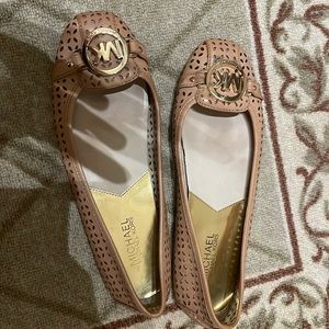 Got another same pair in pink but wore them a few times looks good